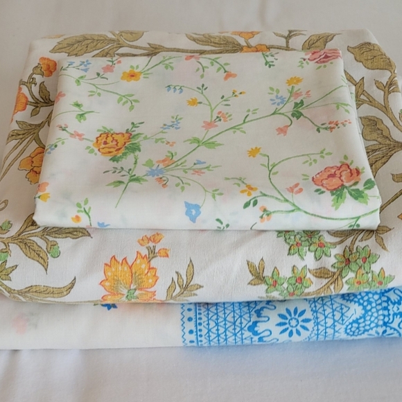 VINTAGE Single/Twin 3pc Bedding Florals Orange, Green, Blue, Yellow, Pink. - Picture 10 of 13